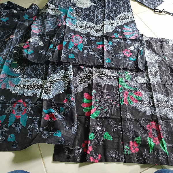 Batik Couple Keluarga Sania Ruffle Ori Ndoro Jowi Dnt Motif Rembulan Abu