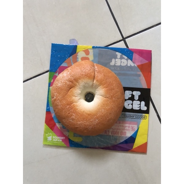 squishy licensed ibloom soft bagel (cracked) original +op