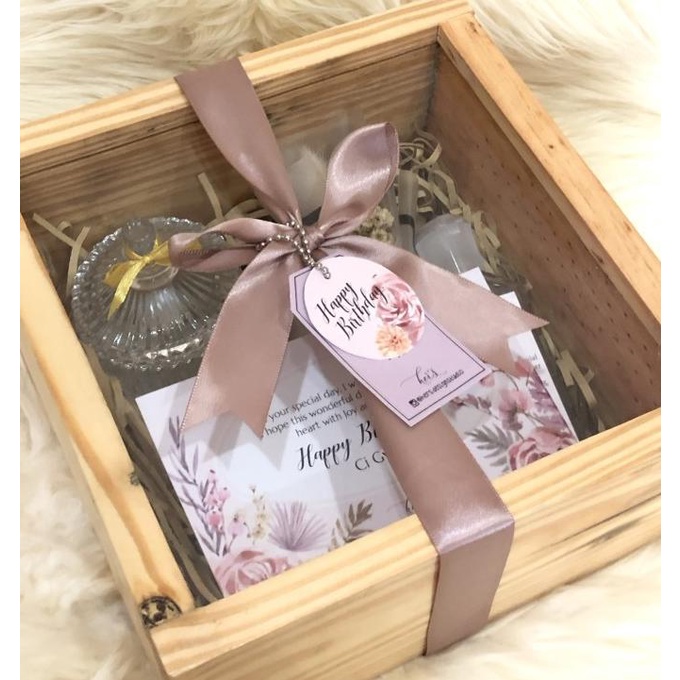 

CUSTOM GIFT - WOODEN ACRYLIC BOX FGBV61352