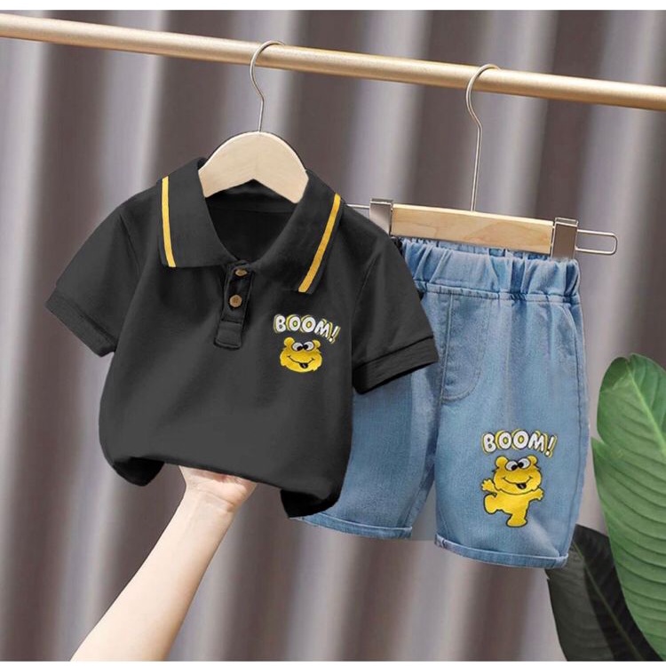 PROMO-SETELAN POLO DENIM JEANS BAYI ANAK MOTIF BOOM USIA 1-5 TAHUN BAHAN KATUN PREMIUM LEMBUT TERMURAH TERBARU/ SETELAN POLO DENIM JEANS BAYI ANAK LAK-LAKI/ SETELAN POLO DENIM JEANS BAYI ANAK PEREMPUAN/ SETELAN POLO DENIM JEANS BAYI ANAK COWOK