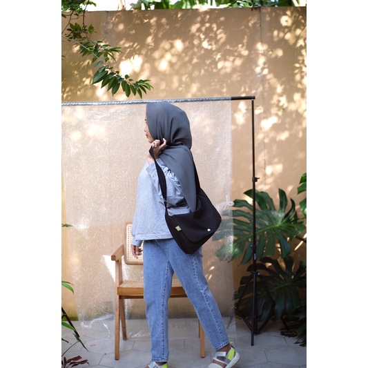 Maren Sling Bag Canvas / Tas Selempang Kanvas - Cabiciks