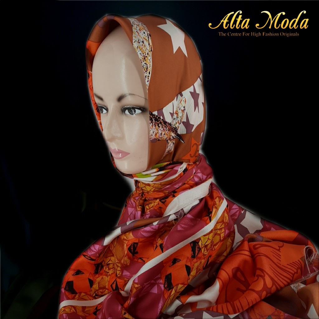 

Alta Moda Jilbab Fancy Printed Silk Brown Motif Bintang (1M)