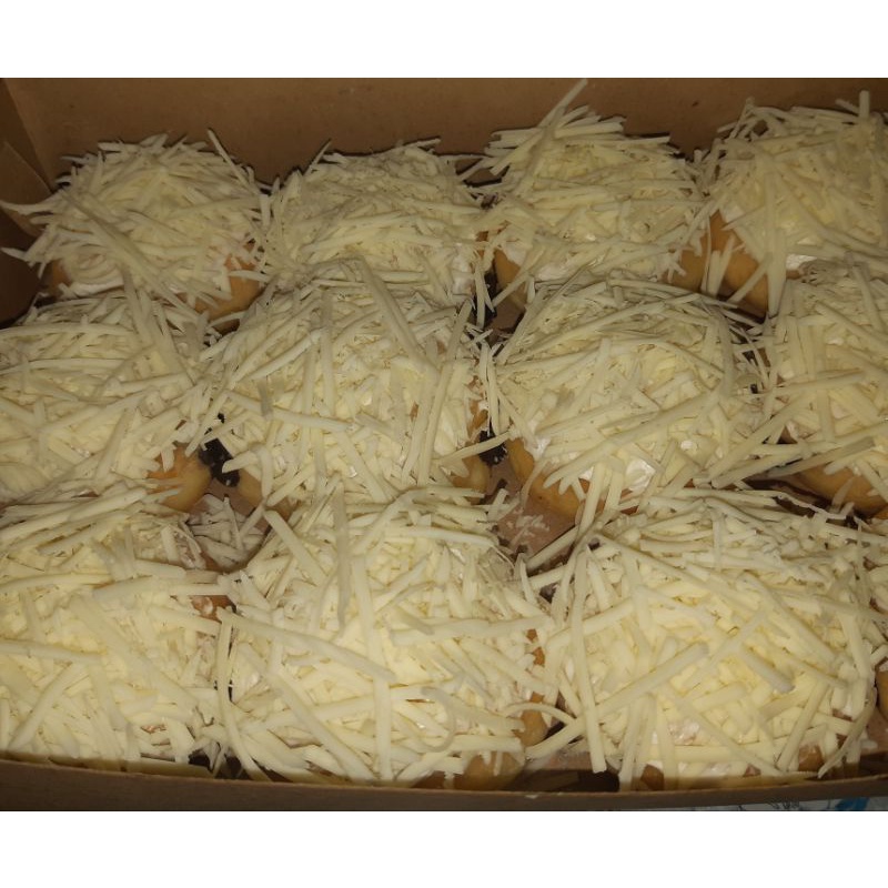 

DONAT ISI COKLAT DENGAN TOPIING FULL KEJU