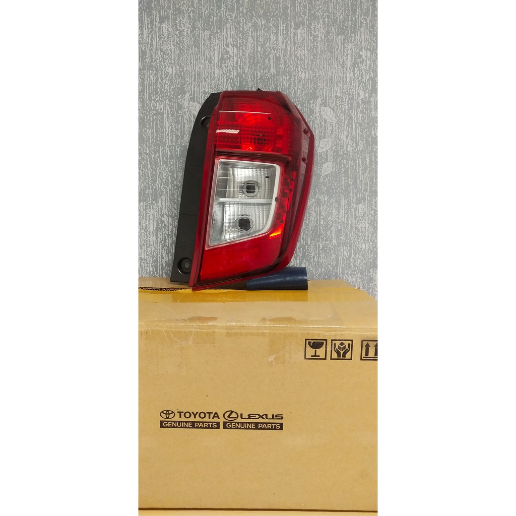 lampu stop belakang sigra calya (toyota)