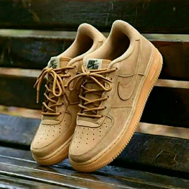sepatu nike air force 1 brown sol gum premium original. sepatu nike murah. sneakers casual