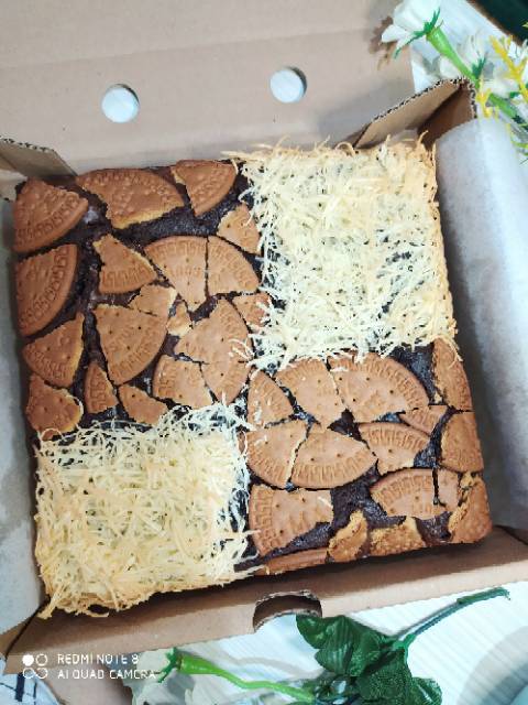 Brownies Bella Brownies MELTED Panggang topping Cheese and Regal II HAMPERS LEBARAN 2023