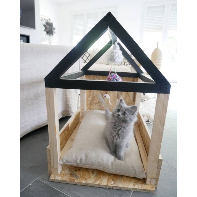 Rumah Kucing Kayu