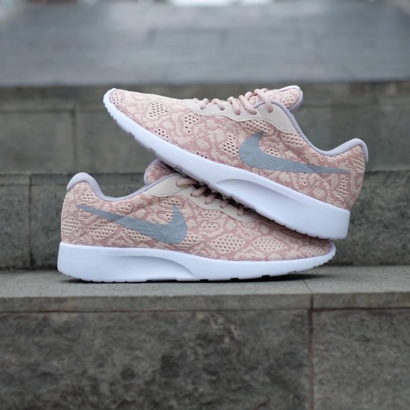 NIKE TANJUN TRAINER FLORAL “ Peach Grey “