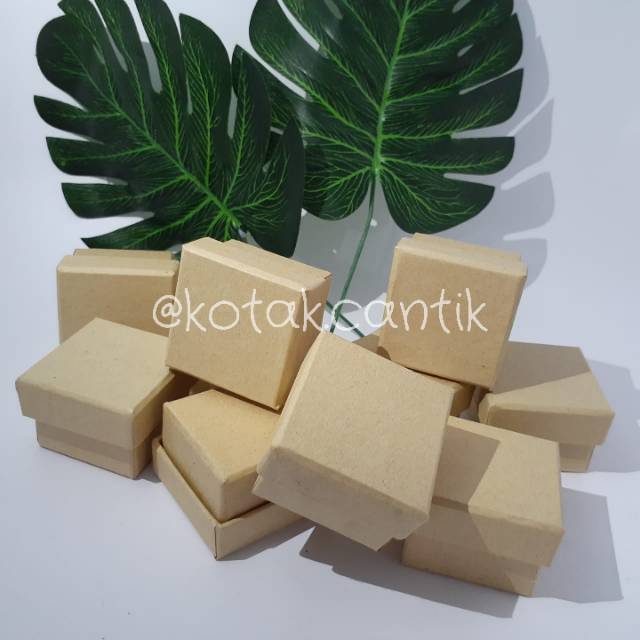 

Kotak cincin ukuran 4x4x3cm/ kotak aksesoris/kotak kado