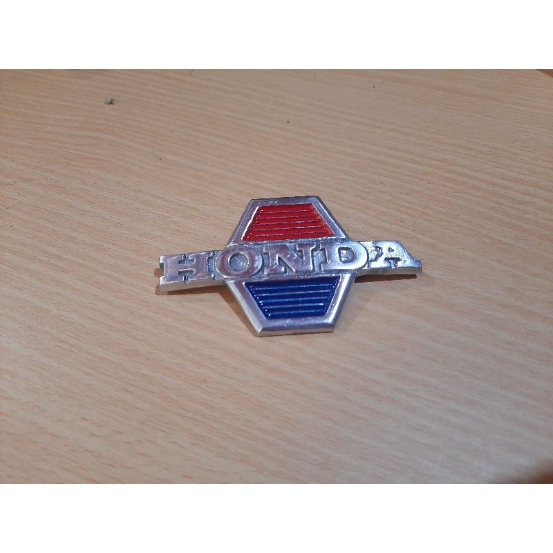 Emblem Sayap Honda C70