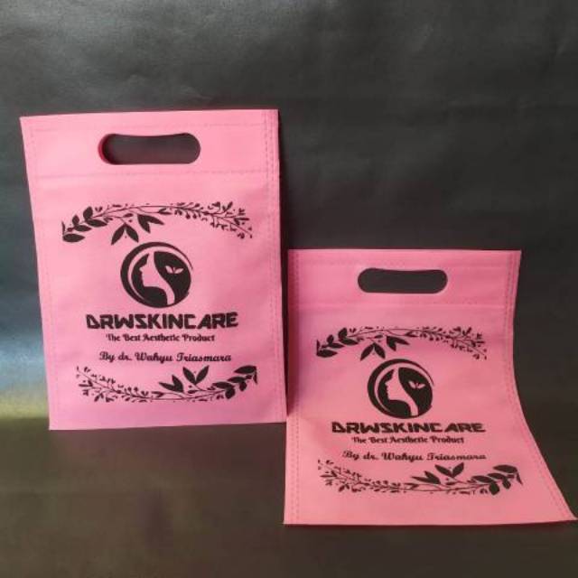 

Tas Sablon Spunbond Berkualitas Free Desain