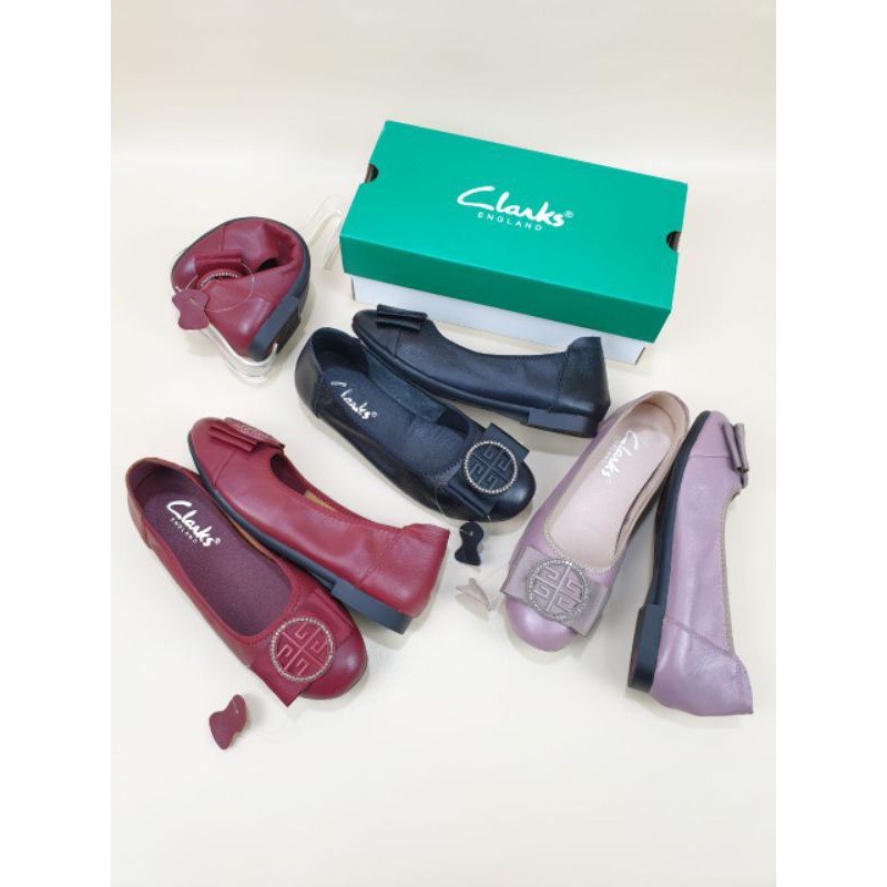 clarks flat shoes