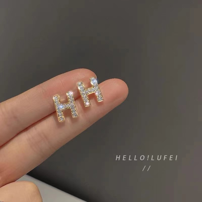 Anting Tusuk Silver 925 Desain Huruf H Hias Berlian Gaya Korea Untuk Wanita