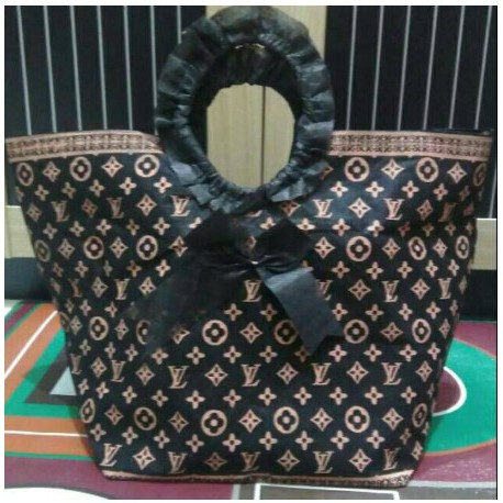 

lnkshop Tas spunbond murah ukuran 20x20 goodie bag – tas hantaran berkat umroh hajatan – tas lv