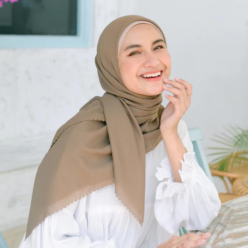 Bella Lasercut - Hijab Kerudung Segiempat Voal Laser Cut / Krudung Bella Pollycotton Laser Premium / Basic Polos Lasercut-FRAPUCINO