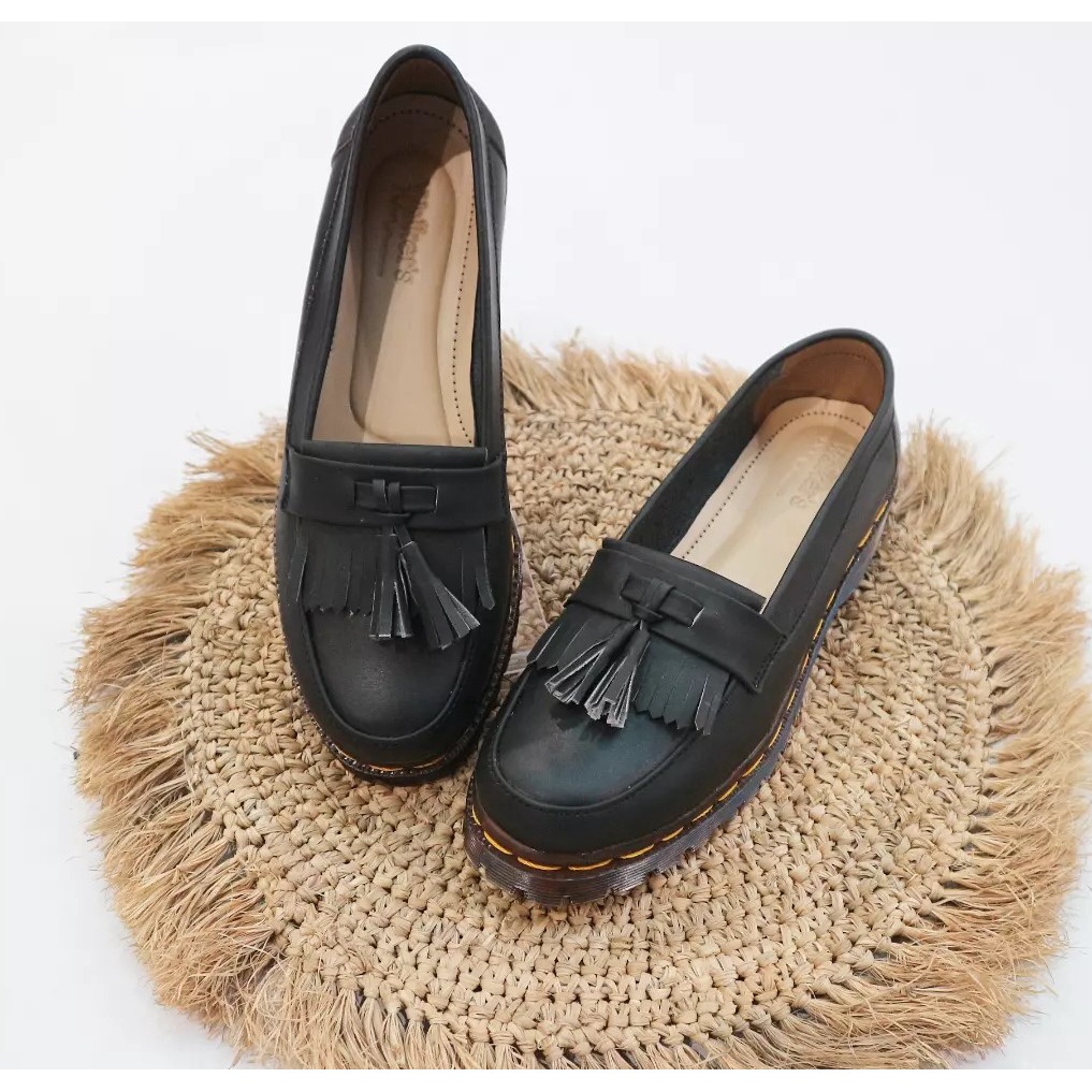 Sepatu Dokmart Wanita Loafer Kulit Cokelat Bros Up