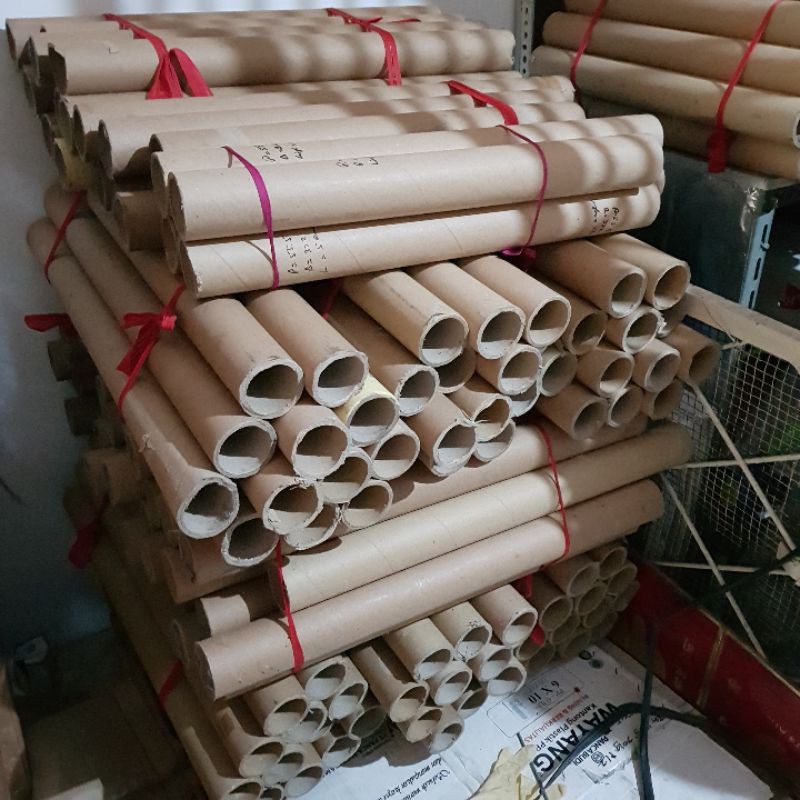 Selongsong  papercore tube kartoN TABUNG KARTON  /Tabung Karton / Tabung Karton Packing Tebal dan kokoh Warna Coklat Ideal di pakai untuk kerajinan tangan anak-anak untuk mengkreasikan kreatifitas Cocok untuk packing barang, poster lukisan, kertas, stiker