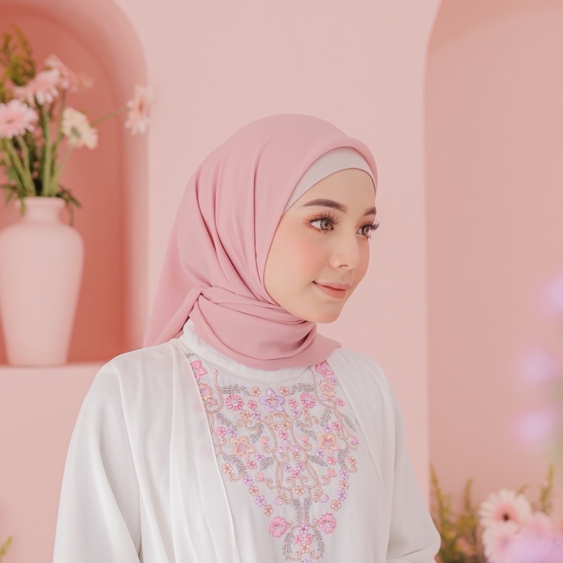 40+ Warna Hijab Segi Empat Bella Square Premium Original Jilbab Bella Square Polos Pollycotton-Rose Pink