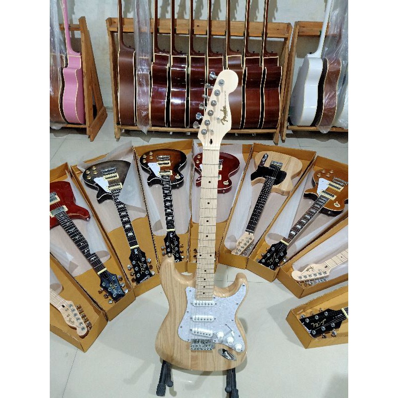 Gitar listrik / elektrik Fender stratocaster custom