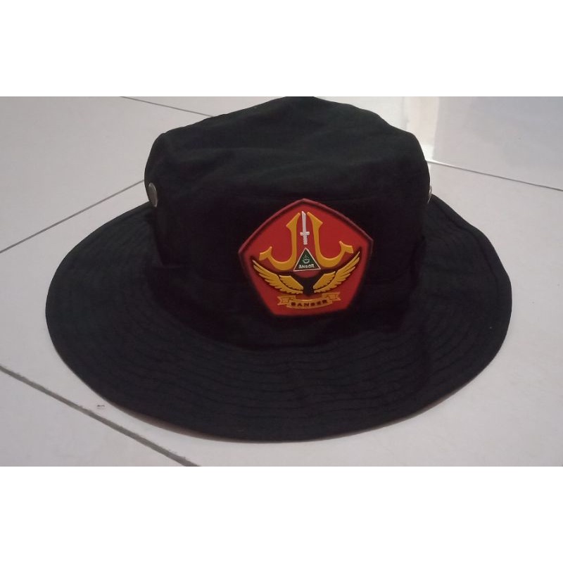 Topi rimba banser perekat