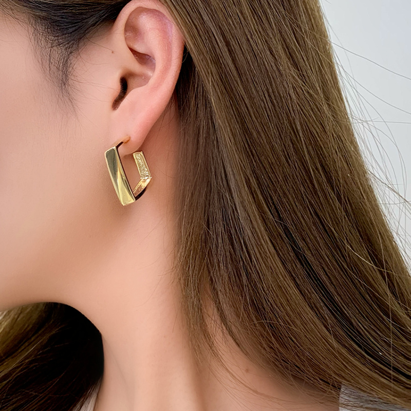 Magic789 Stylish Gold Geometric Square Hoop Earrings for Women Trendy Ear Jewelry