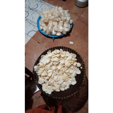 

kerupuk jengkol