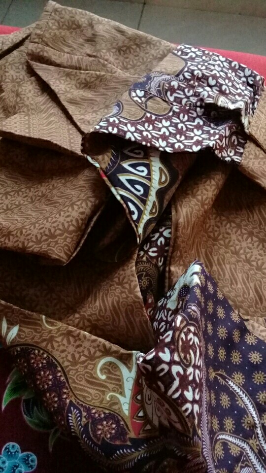 Kemeja Batik Semi Sutra Premium Super Berfuring Batik Pekalongan Halus