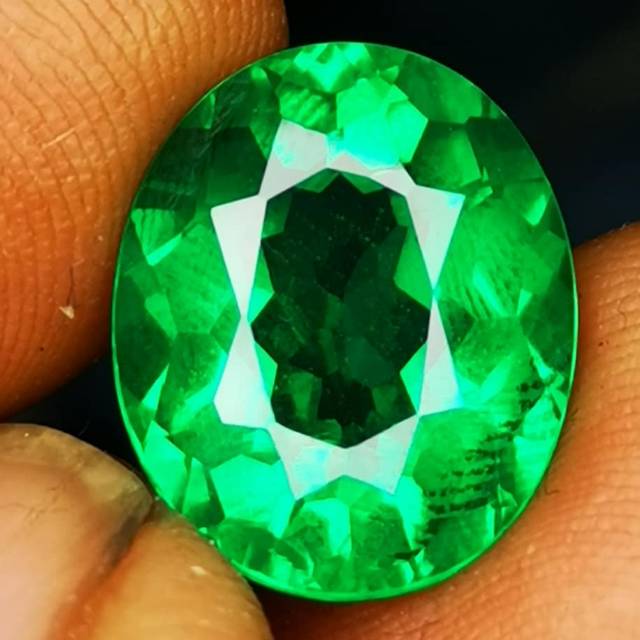 Batu permata green zamrud moldavite HQ