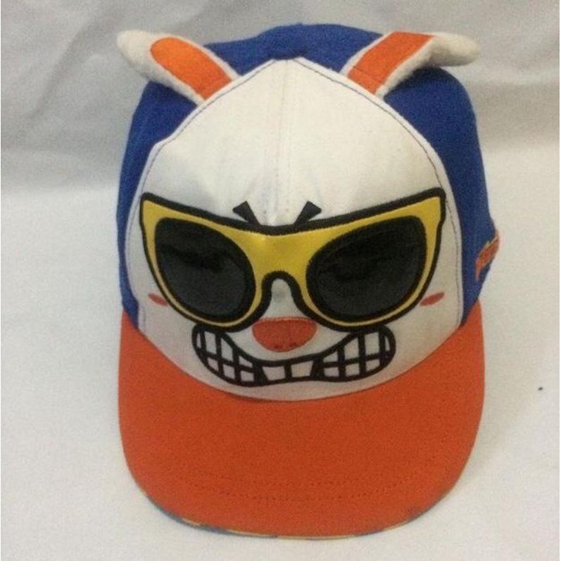 Topi Elstinko dewasa