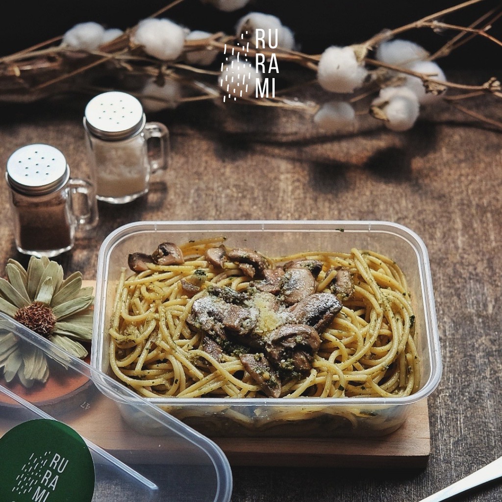 

RURAMI Pesto pasta with mushroom topping - spaghetti