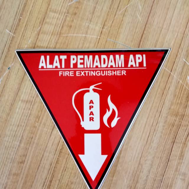 

Stiker K3 rambu safety. Segitiga apar. UK 15x15x15cm