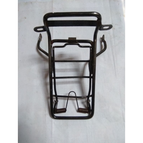 jepitan depan suzuki rc100 bravo rak depan keranjang  jepit rc rc100 bravo black bravo original