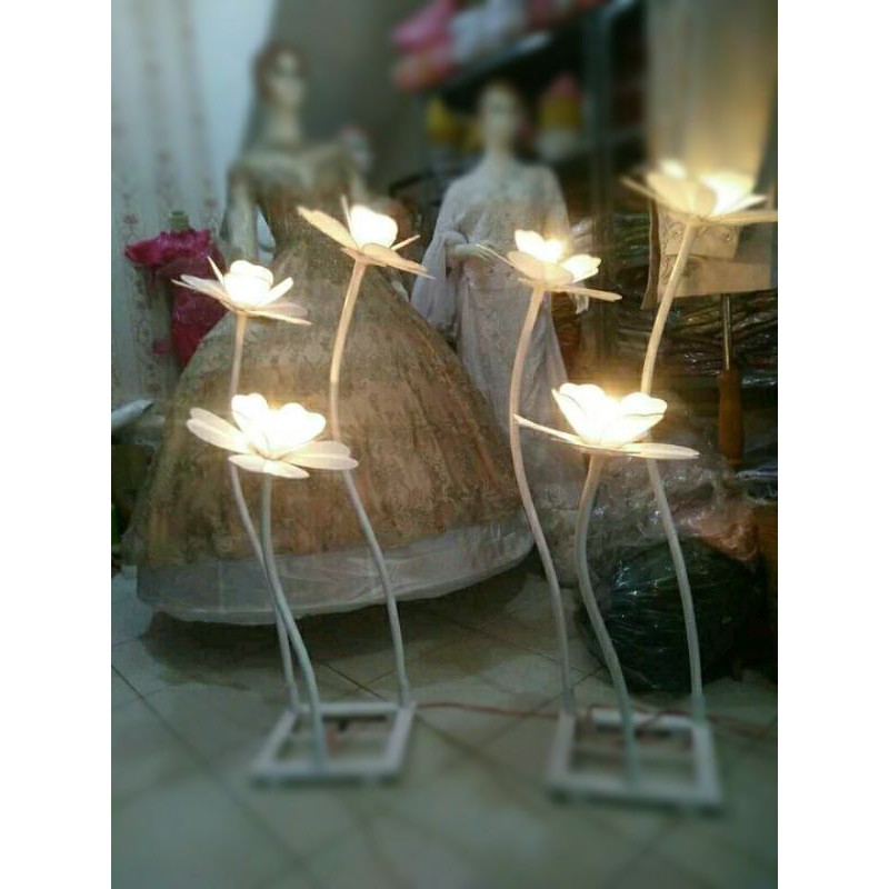 STANDING LAMP / STANDING LAMPU KELOPAK