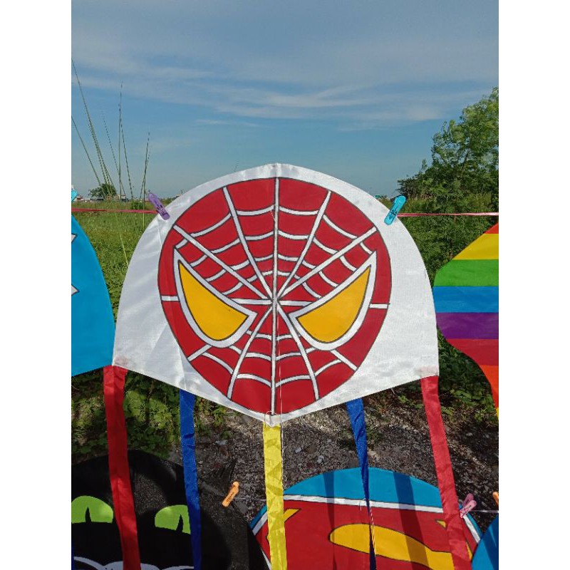 Layang-Layang Hias Spiderman