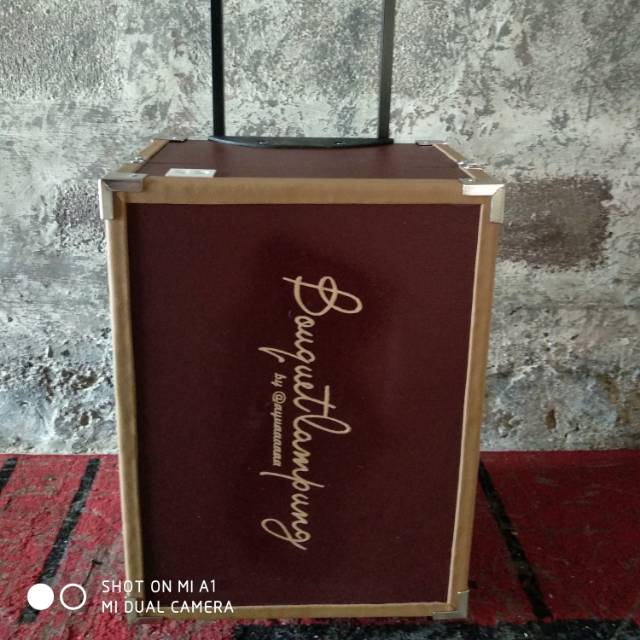 Beautycase Atau Koper Make Up 4 Lampu Full Mirror