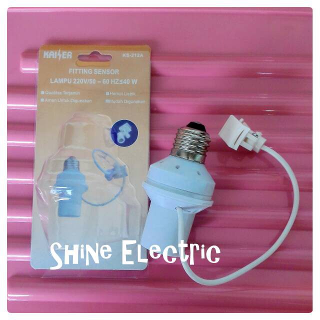 Fitting lampu sensor cahaya matahari kaiser