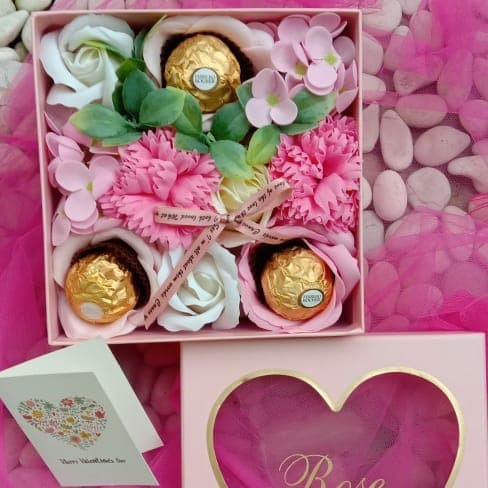 

Kado/Hadiah/Hampers/Coklat/Bunga/Boneka Valentine -Choco Garden In Box