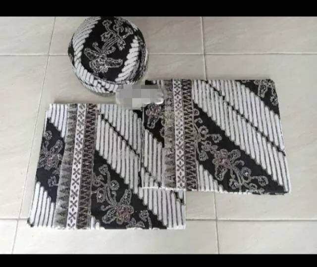 Set jarik prodo pengantin sepasang dan blangkon solo