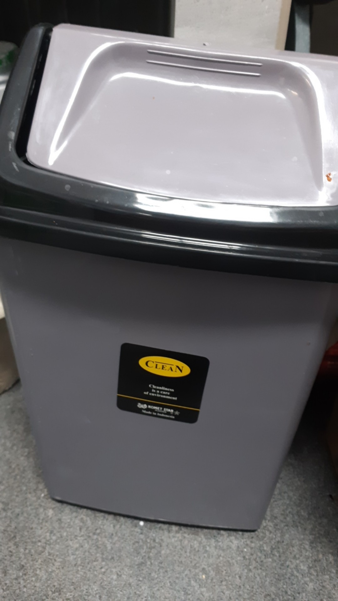 Tempat Sampah 15 Liter Komet Star