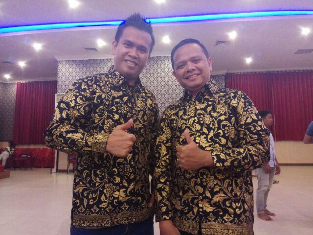 Kemeja Batik Pria Lengan Panjang Bakung