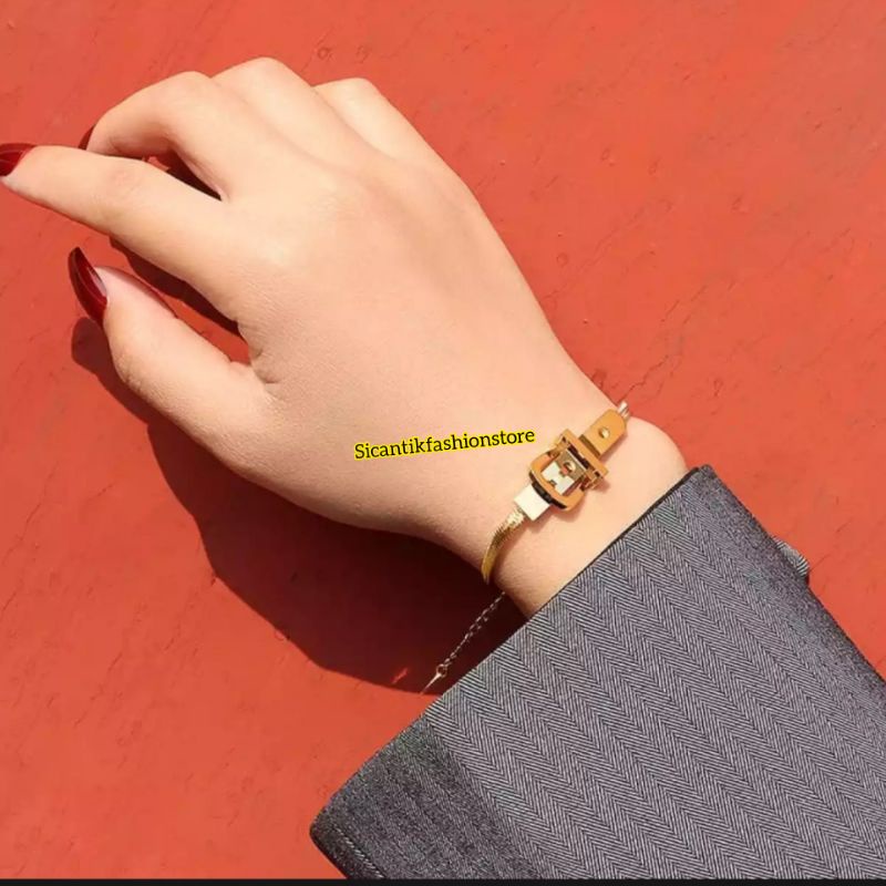 Gelang Wanita Titanium Gold Motif Gesper Terbaru Anti Karat selamanya Gelang Titanium Terlaris Kekinian Mewah