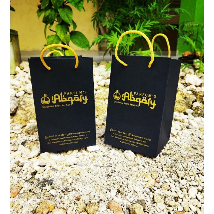 

PAPERBAG PARFUME, BAHAN HITAM, KEREN SIZE KECIL