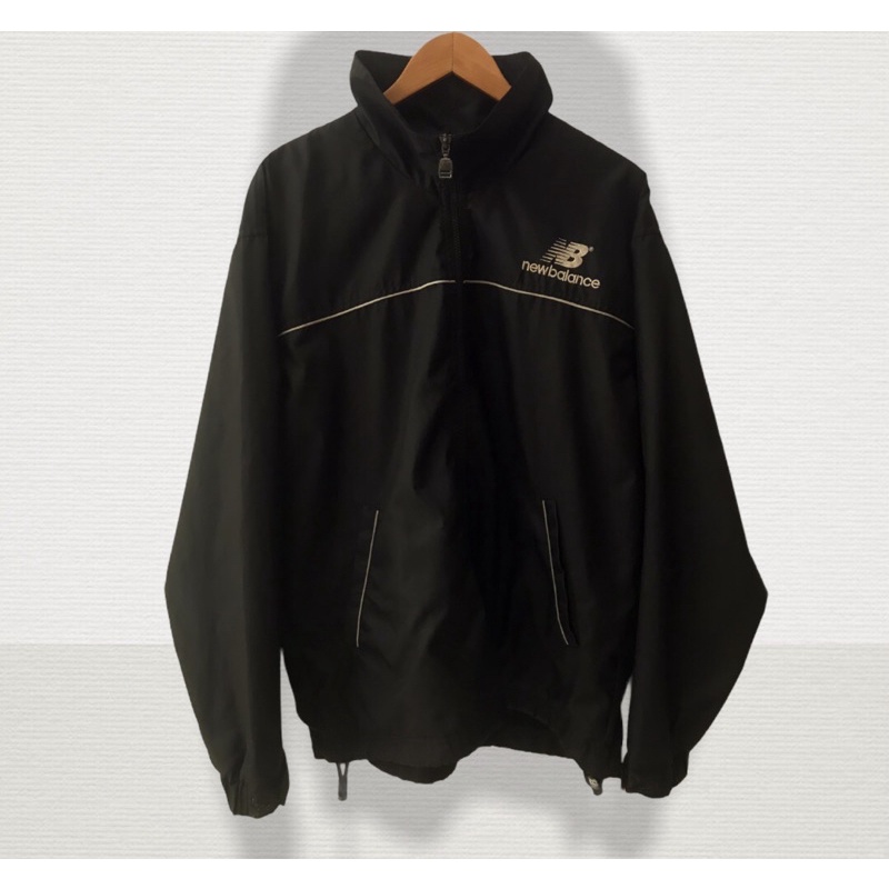 Jaket Newbalance