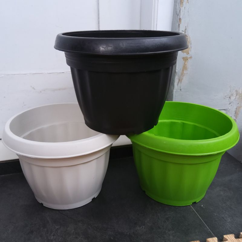 Pot Bunga Denali 1020 Putih Hitam diameter 20 cm Jogja Pot tanaman hias Outdoor Plastik Yogyakarta