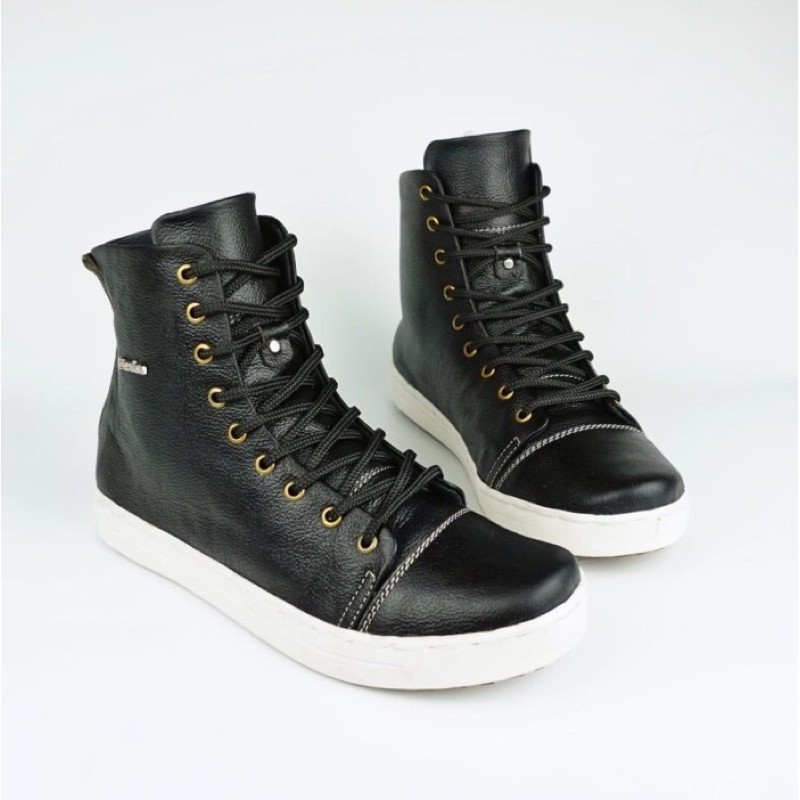 sneakers high tops