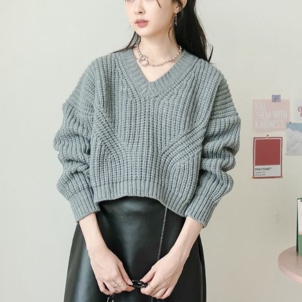 HOPYLOVY HANNA OVERSIZE KNIT/ YEJI SWEATER CROP OVERSIZE PREMIUM / V SWEATER RAJUT HIGH QUALITY