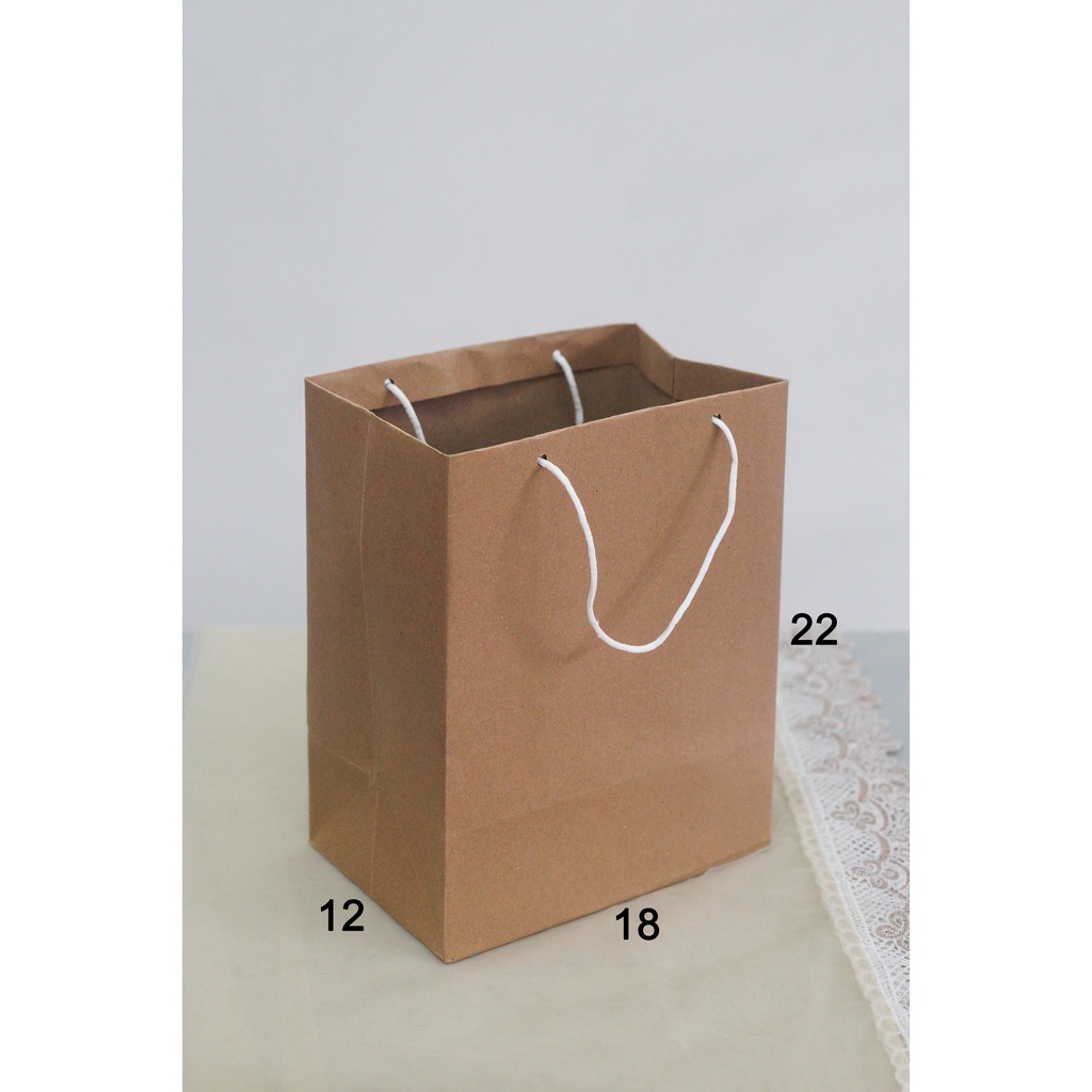 

Paper bag 18x12x22 (PxLxT) paperbag coklat polos goodie bag