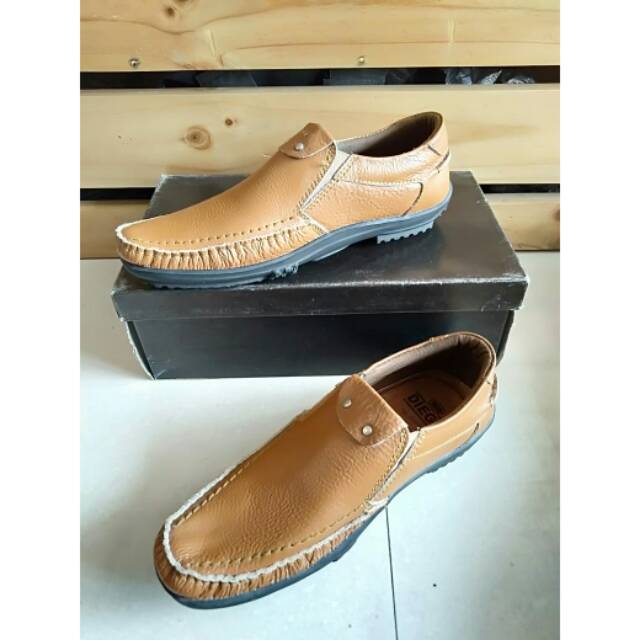 Sepatu pria black master