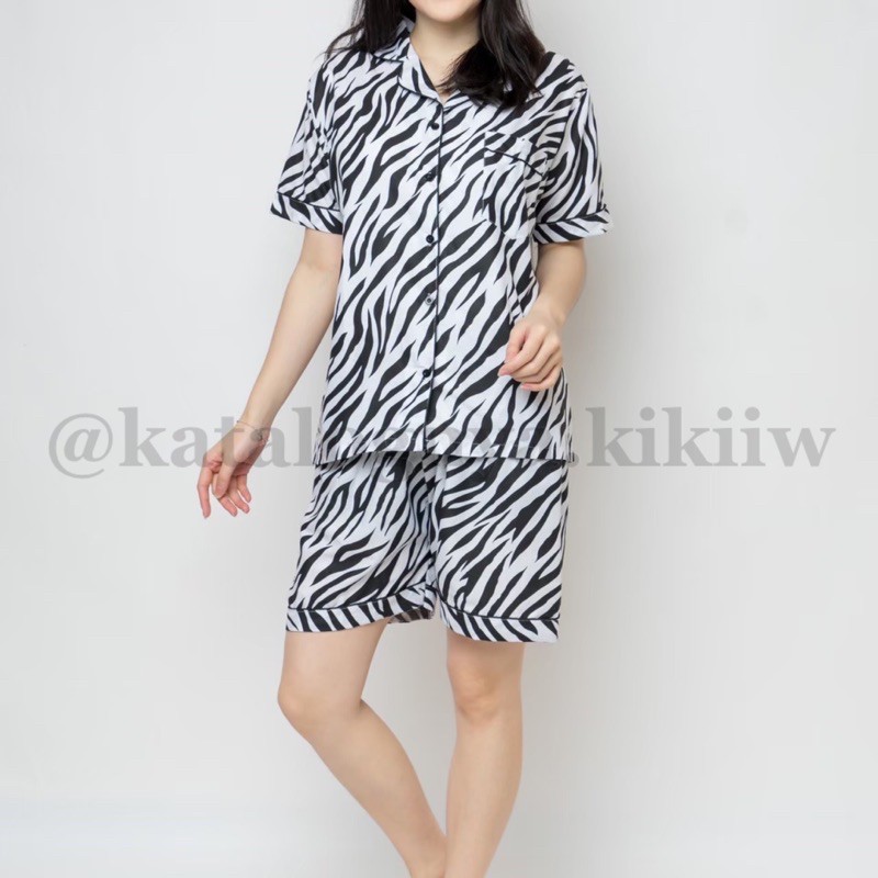 piyama celana pendek wanita