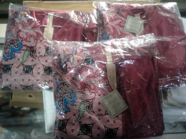 Atasan Batik Dolby Dolbi Dobby Doby Tenun Sutra Tulis Halus Katun Atbm Baron ,sarombit Atasan